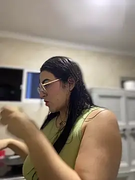 Lia flowers online show from 8, 3, 2025