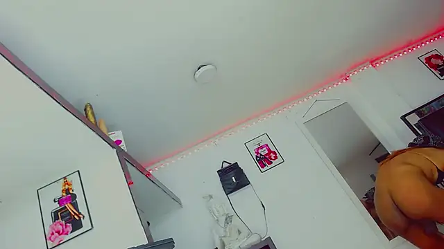 candy kendall online show from 30, 10, 2025