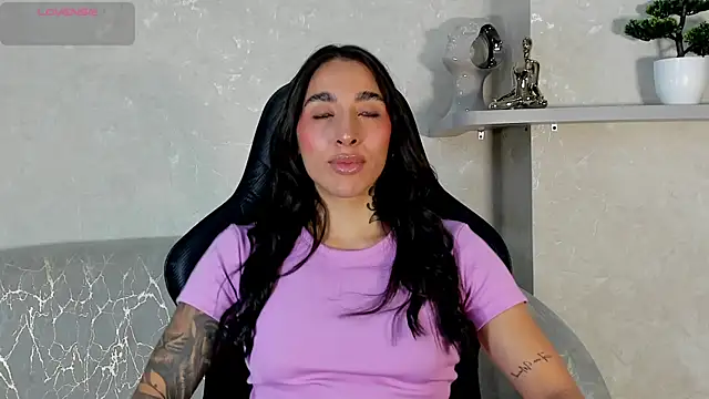 Snapshot of KAYLA_BATISTA chatting on 15, 7, 2026 KAYLA BATISTA online show from 15, 7, 2026