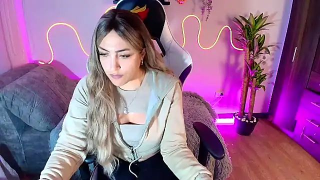 Snapshot of a_belladanger chatting on 19, 2, 2025 a belladanger online show from 19, 2, 2025