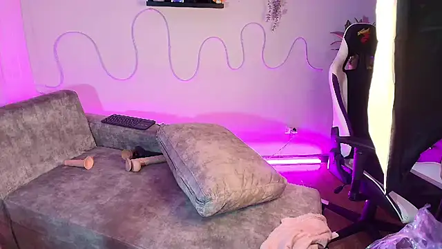 Snapshot of a_belladanger chatting on 27, 2, 2025 a belladanger online show from 27, 2, 2025