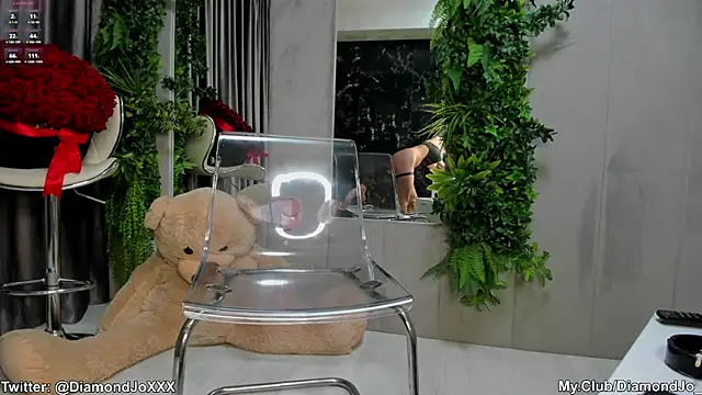 Snapshot of DiamondJo_ chatting on 22, 2, 2025 DiamondJo online show from 22, 2, 2025