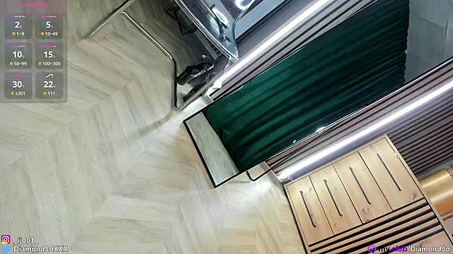 Snapshot of DiamondJo_ chatting on 10, 10, 2025 DiamondJo online show from 10, 10, 2025