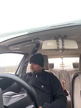 Snapshot of Dick_6inches chatting on 15, 12, 2025 Dick 6inches online show from 15, 12, 2025