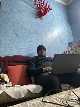 Snapshot of Dick_6inches chatting on 15, 12, 2025 Dick 6inches online show from 15, 12, 2025