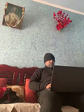 Snapshot of Dick_6inches chatting on 16, 12, 2025 Dick 6inches online show from 16, 12, 2025