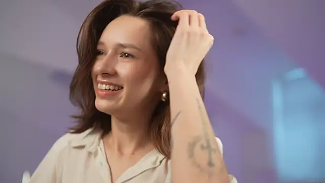 Snapshot of VivianLy_ chatting on 9, 1, 2025 VivianLy online show from 9, 1, 2025