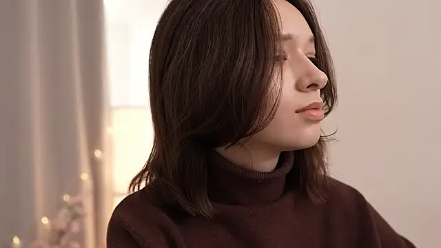 Snapshot of VivianLy_ chatting on 21, 2, 2025 VivianLy online show from 21, 2, 2025