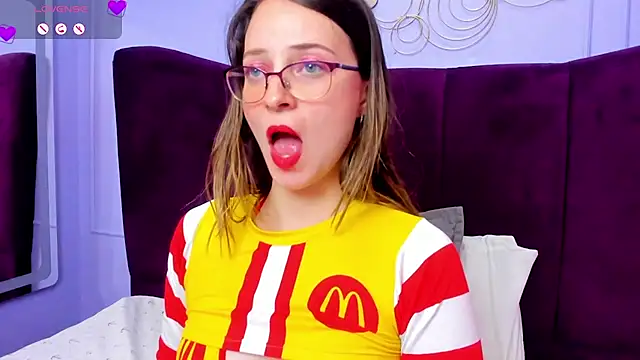 AmbeerWood  online show from 9, 3, 2025