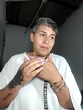 Yessi rousse online show from 25, 4, 2026