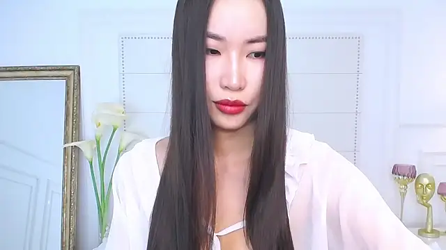 NaomiYuu online show from 27, 12, 2024