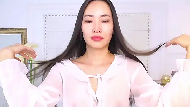 NaomiYuu online show from 18, 1, 2025