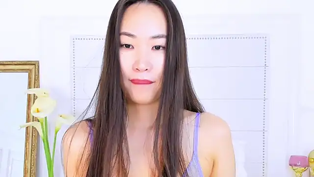 NaomiYuu online show from 2, 3, 2025