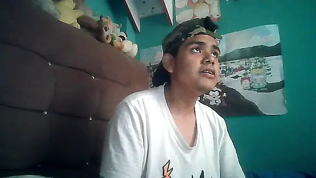 Snapshot of Valesh20 chatting on 19, 10, 2025 Valesh20 online show from 19, 10, 2025