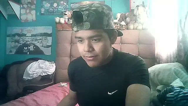 Snapshot of Valesh20 chatting on 24, 11, 2025 Valesh20 online show from 24, 11, 2025