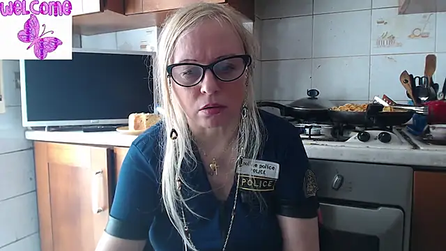 Snapshot of martachatte chatting on 10, 3, 2025 martachatte online show from 10, 3, 2025