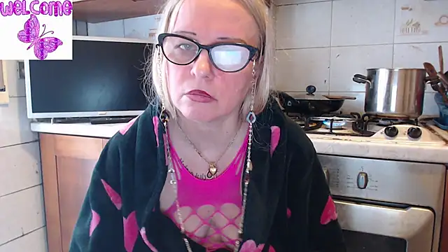 Snapshot of martachatte chatting on 12, 3, 2025 martachatte online show from 12, 3, 2025