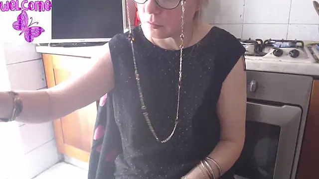 Snapshot of martachatte chatting on 13, 3, 2025 martachatte online show from 13, 3, 2025