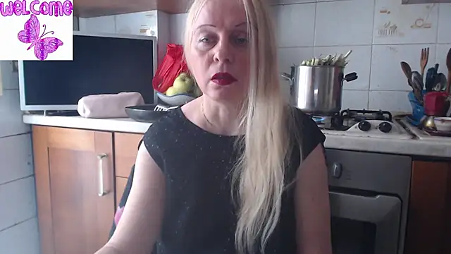 Snapshot of martachatte chatting on 13, 3, 2025 martachatte online show from 13, 3, 2025