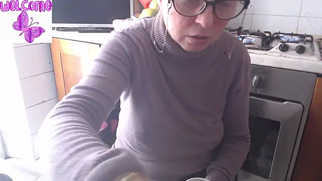 Snapshot of martachatte chatting on 17, 3, 2025 martachatte online show from 17, 3, 2025