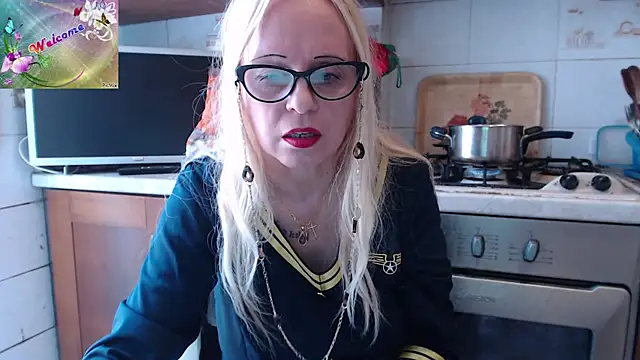 Snapshot of martachatte chatting on 20, 9, 2025 martachatte online show from 20, 9, 2025