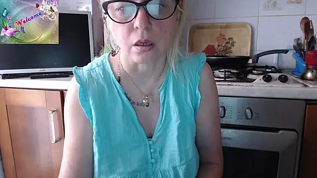 Snapshot of martachatte chatting on 21, 9, 2025 martachatte online show from 21, 9, 2025