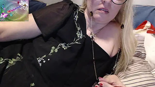 Snapshot of martachatte chatting on 25, 9, 2025 martachatte online show from 25, 9, 2025