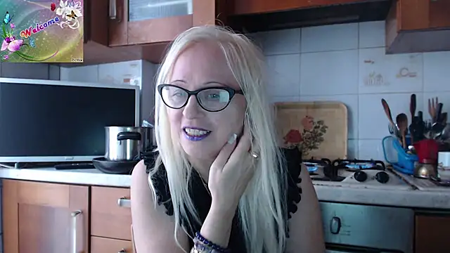 Snapshot of martachatte chatting on 7, 10, 2025 martachatte online show from 7, 10, 2025