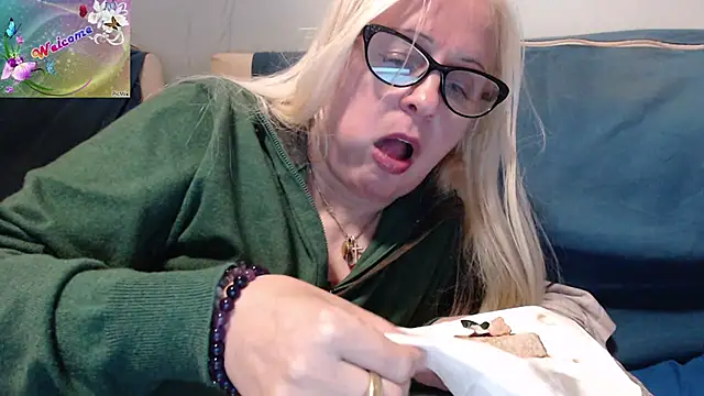 Snapshot of martachatte chatting on 7, 10, 2025 martachatte online show from 7, 10, 2025