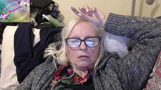 Snapshot of martachatte chatting on 10, 10, 2025 martachatte online show from 10, 10, 2025