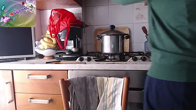 Snapshot of martachatte chatting on 24, 10, 2025 martachatte online show from 24, 10, 2025