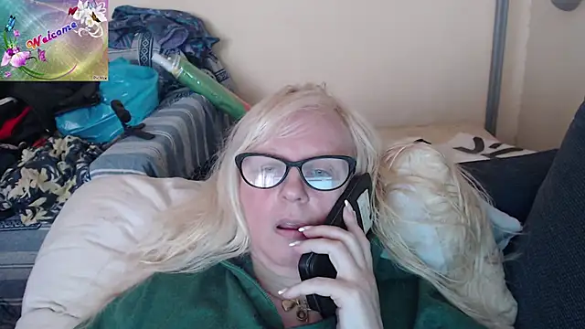 Snapshot of martachatte chatting on 4, 11, 2025 martachatte online show from 4, 11, 2025