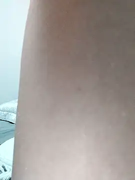 Snapshot of Yassmina11 chatting on 1, 10, 2025 Yassmina11 online show from 1, 10, 2025