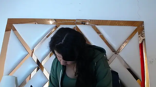 nathaly low1 online show from 6, 4, 2026