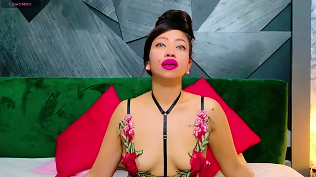 ElyaQuinn online show from 21, 2, 2025