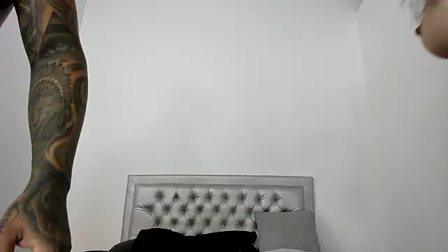 SEXXYLATINCOUPLE1 online show from 14, 2, 2025