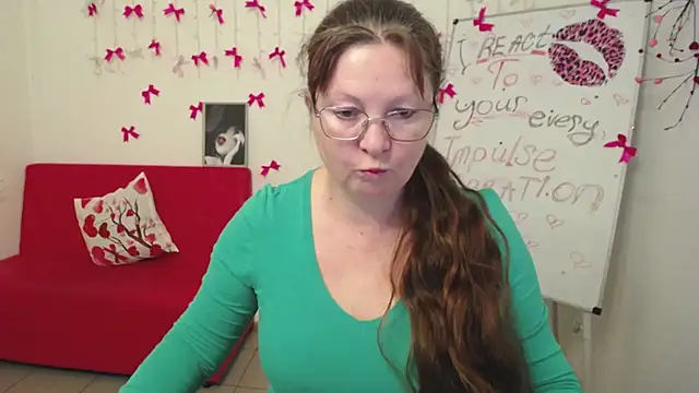 VanessaHotts online show from 11, 3, 2026