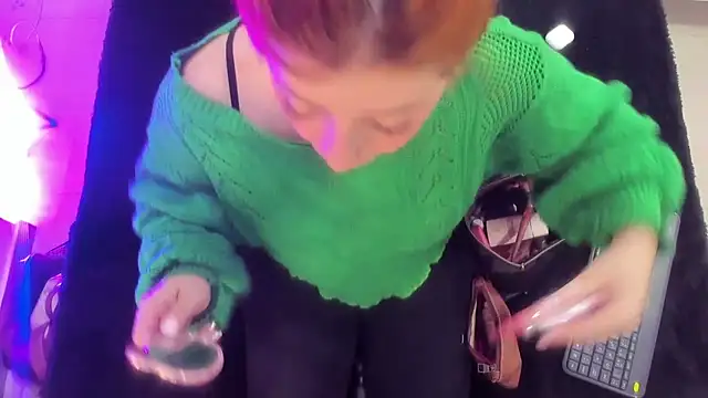 Snapshot of JulietaAlves chatting on 27, 11, 2025 JulietaAlves online show from 27, 11, 2025