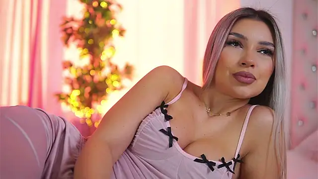 Snapshot of ArtTeasee chatting on 14, 2, 2025 ArtTeasee online show from 14, 2, 2025