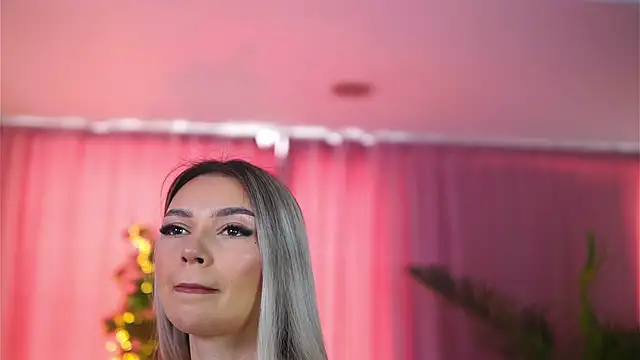 Snapshot of ArtTeasee chatting on 3, 3, 2025 ArtTeasee online show from 3, 3, 2025