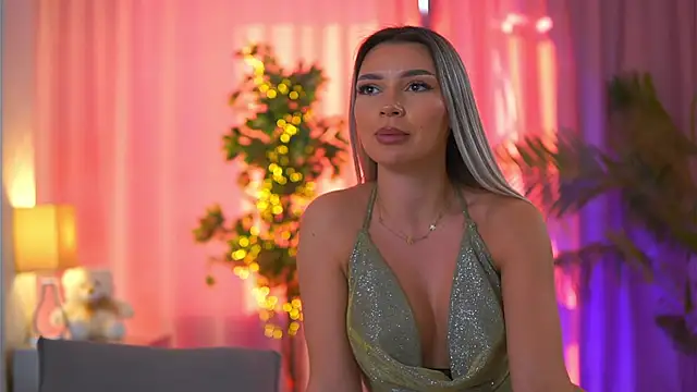 Snapshot of ArtTeasee chatting on 22, 3, 2025 ArtTeasee online show from 22, 3, 2025