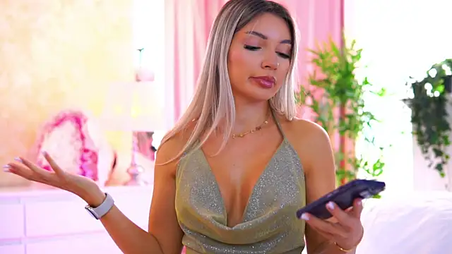 Snapshot of ArtTeasee chatting on 30, 9, 2025 ArtTeasee online show from 30, 9, 2025