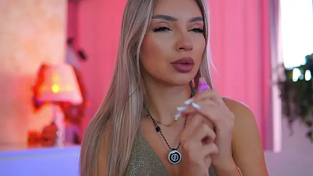 Snapshot of ArtTeasee chatting on 3, 11, 2025 ArtTeasee online show from 3, 11, 2025