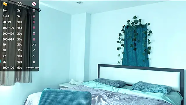 pale skin online show from 14, 12, 2025