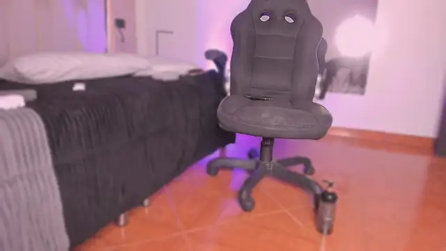 Emmily Savage online show from 14, 12, 2025