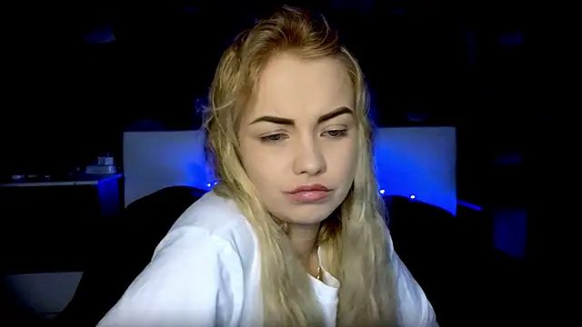 Snapshot of StephanieSweety chatting on 7, 11, 2025 StephanieSweety online show from 7, 11, 2025