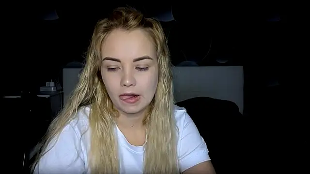 Snapshot of StephanieSweety chatting on 20, 11, 2025 StephanieSweety online show from 20, 11, 2025