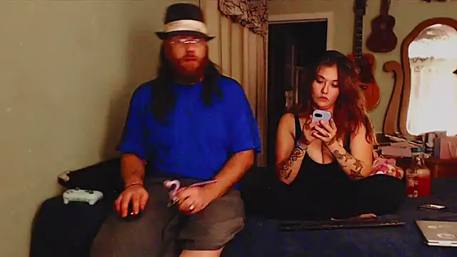 Geeznuts19 online show from 19, 10, 2025