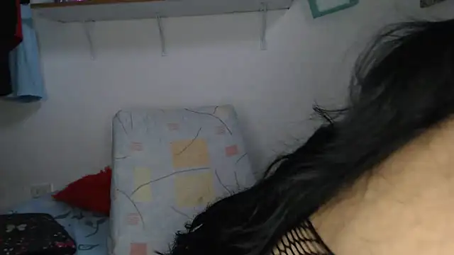 Snapshot of Lesliemilk5 chatting on 2, 2, 2025 Lesliemilk5 online show from 2, 2, 2025