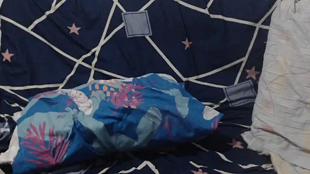 Snapshot of Lesliemilk5 chatting on 13, 10, 2025 Lesliemilk5 online show from 13, 10, 2025